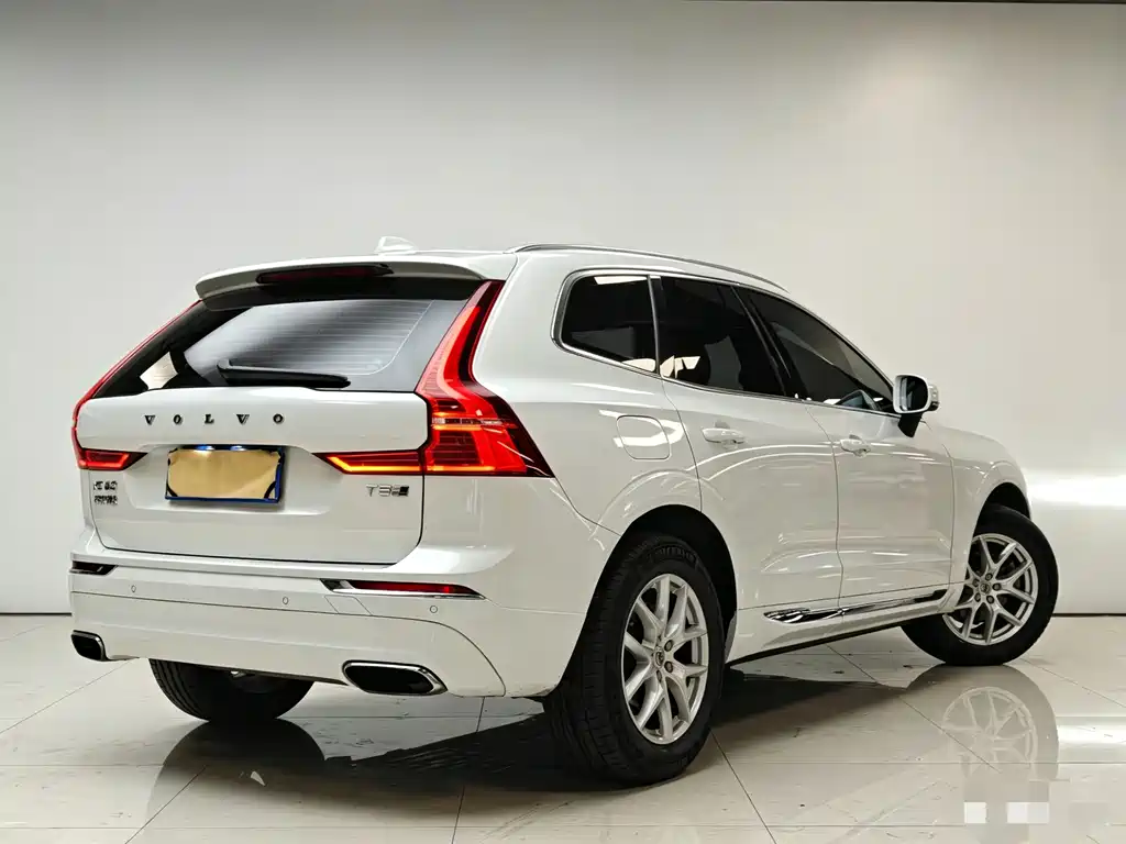 Volvo XC60 2019 — фото 18