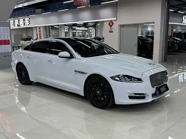 Jaguar XJ 2016