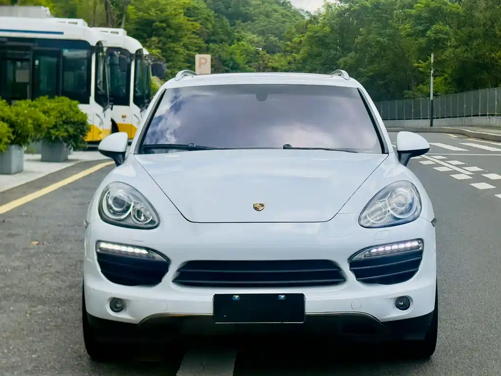 Porsche Cayenne 2011 — фото 2