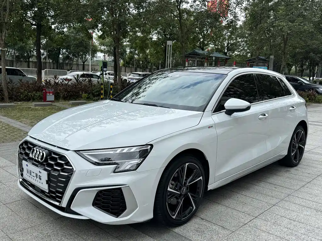 Audi A3 2024 — фото 1