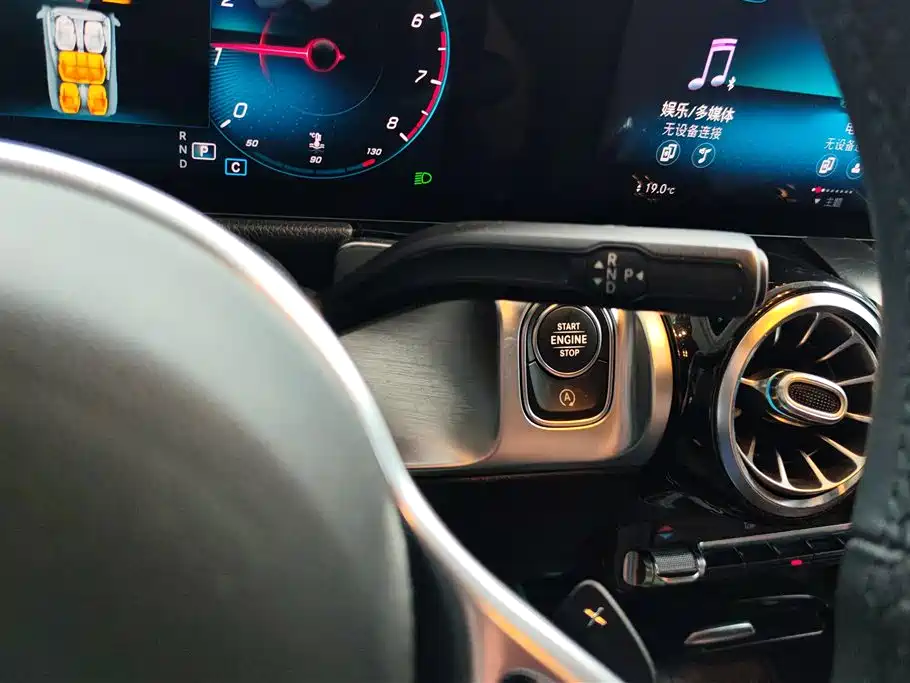 Mercedes-Benz GLB 2020 — фото 16