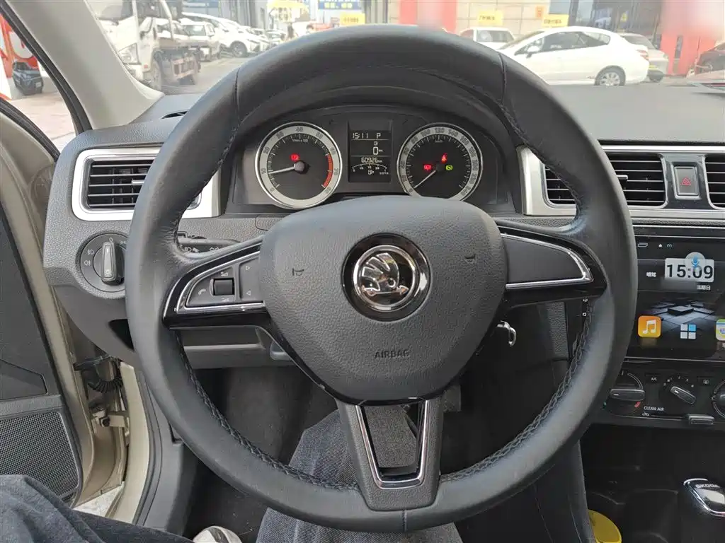 Skoda Rapid 2019 — фото 11