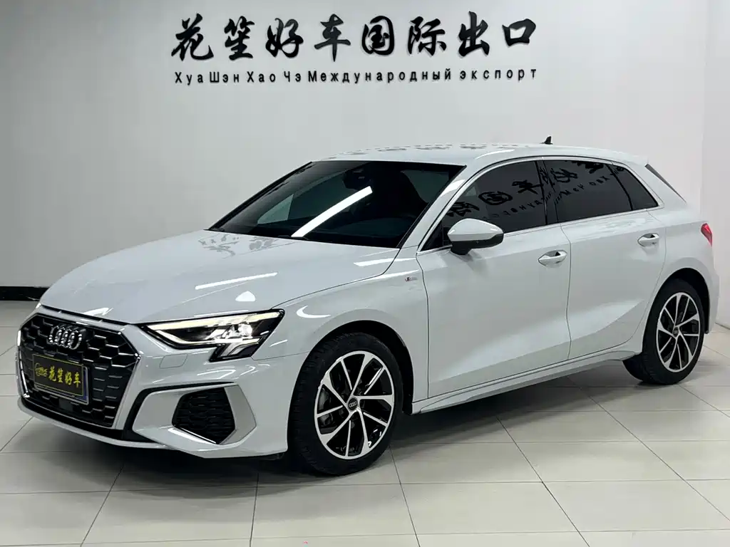 Audi A3 2022 — фото 1