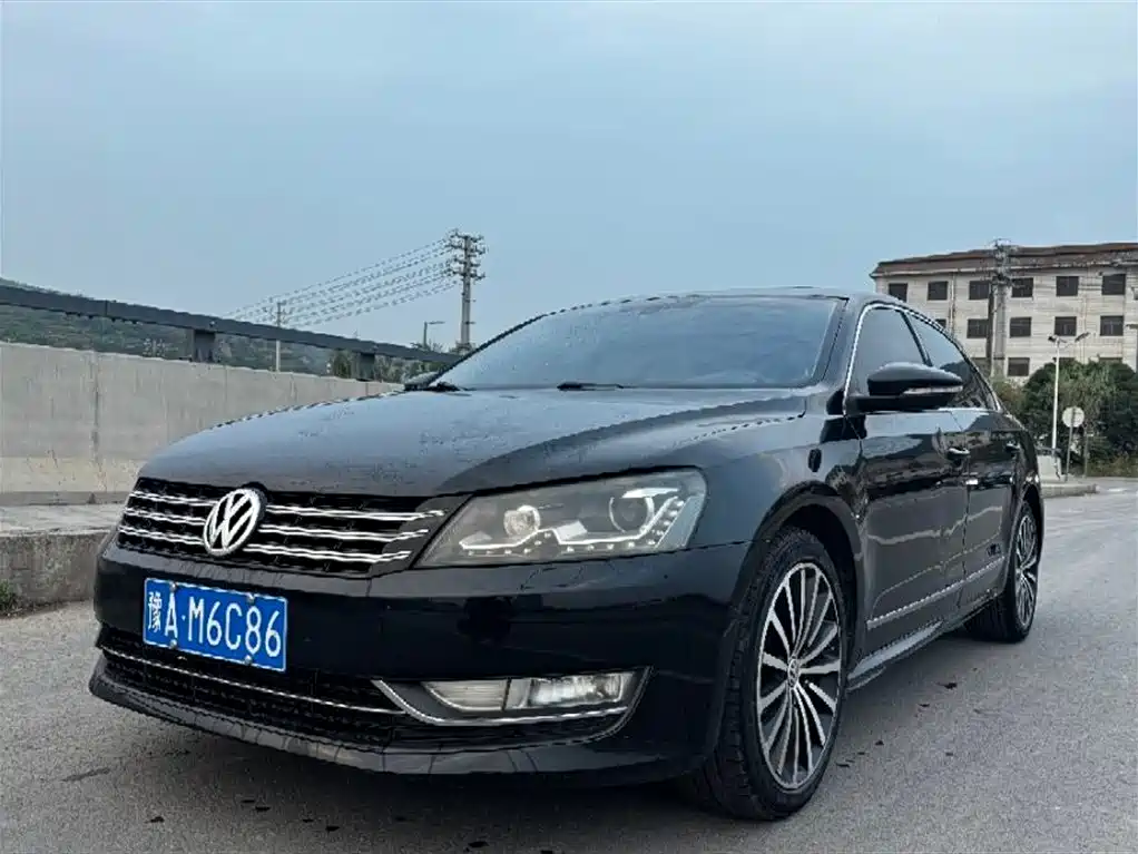 Volkswagen Passat 2012 — фото 4