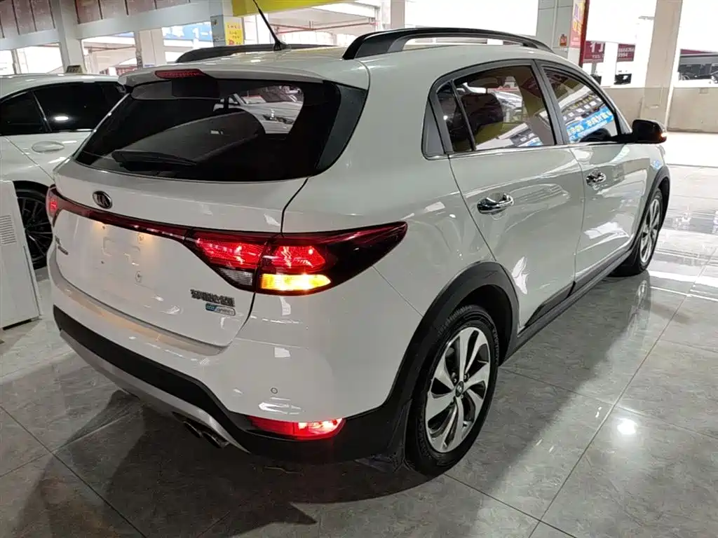 Kia KX Cross 2018 — фото 7