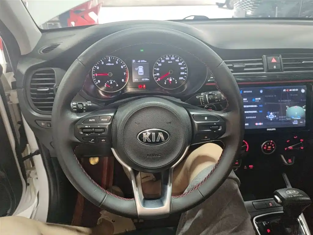Kia KX Cross 2018 — фото 11