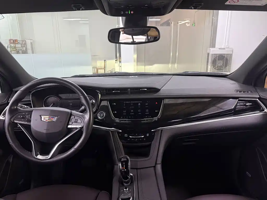 Cadillac XT6 2021 — фото 16