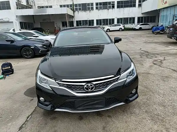 Toyota Reiz 2013