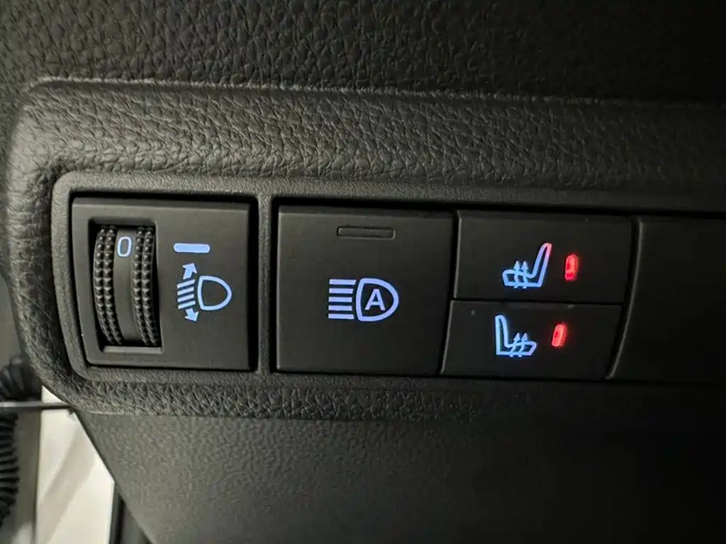 Toyota Corolla 2022 — фото 16