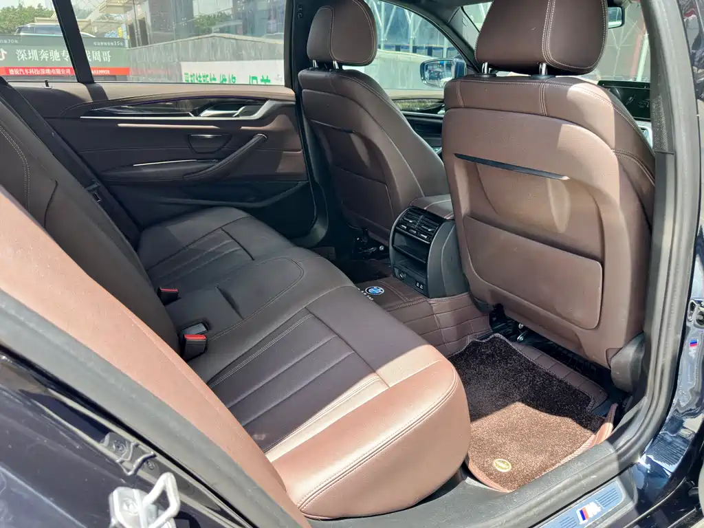 BMW 5 Series 2020 — фото 12