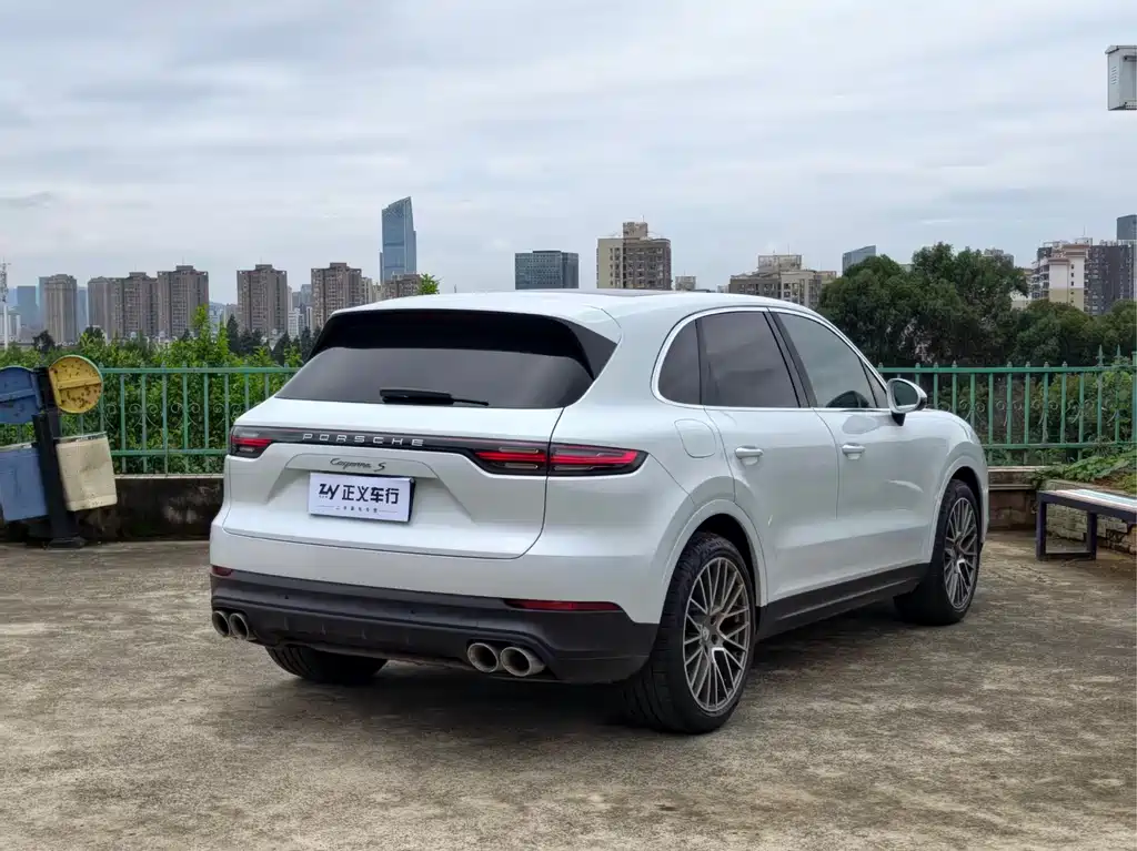 Porsche Cayenne 2018 — фото 9