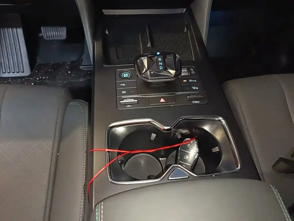BYD Song L DM-i 2025 — фото 14