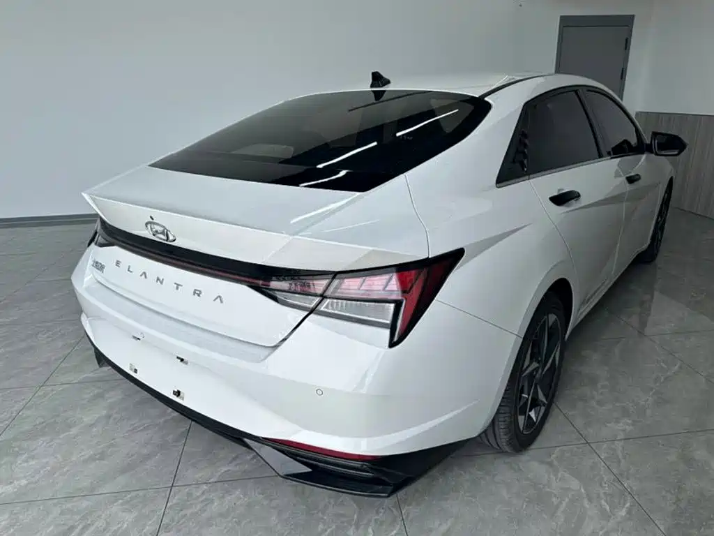 Hyundai Elantra 2023