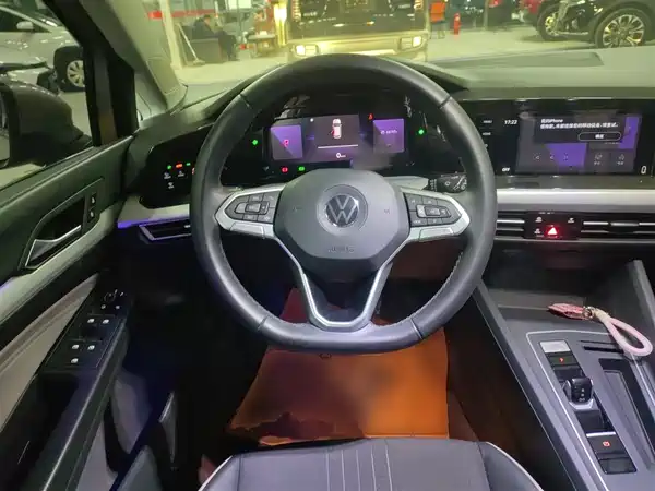 Volkswagen Golf 2021