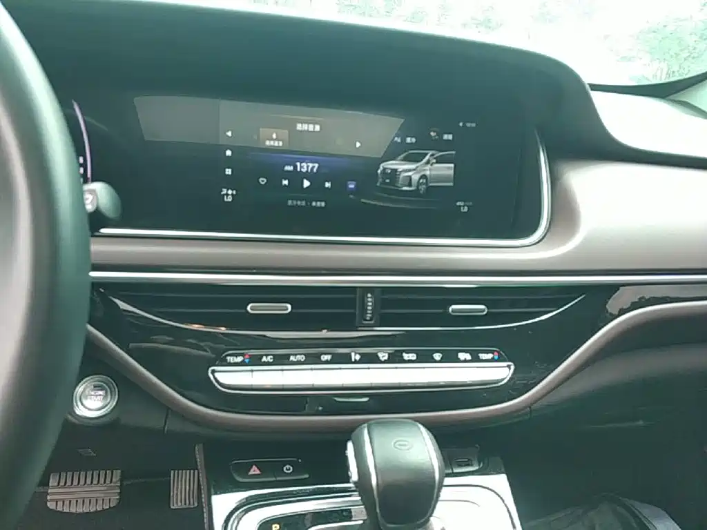 GAC Motor Trumpchi M6 2023 — фото 13