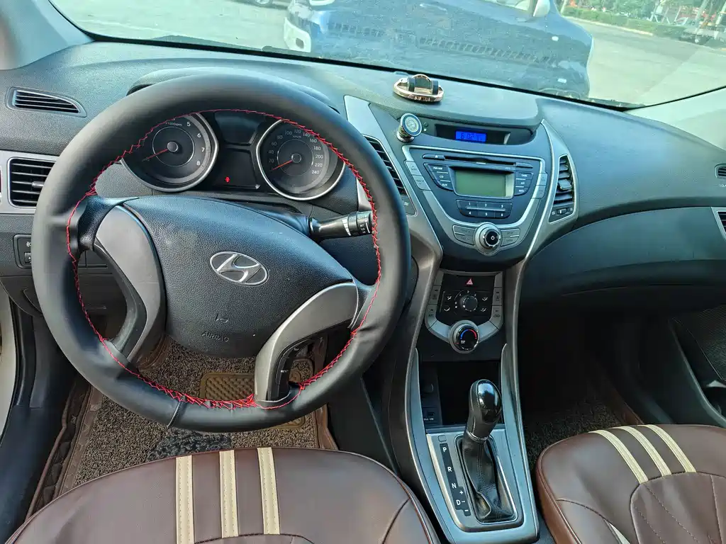 Hyundai Elantra Langdong 2014