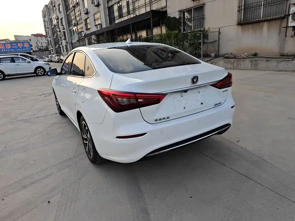 Changan Eado 2018 — фото 13