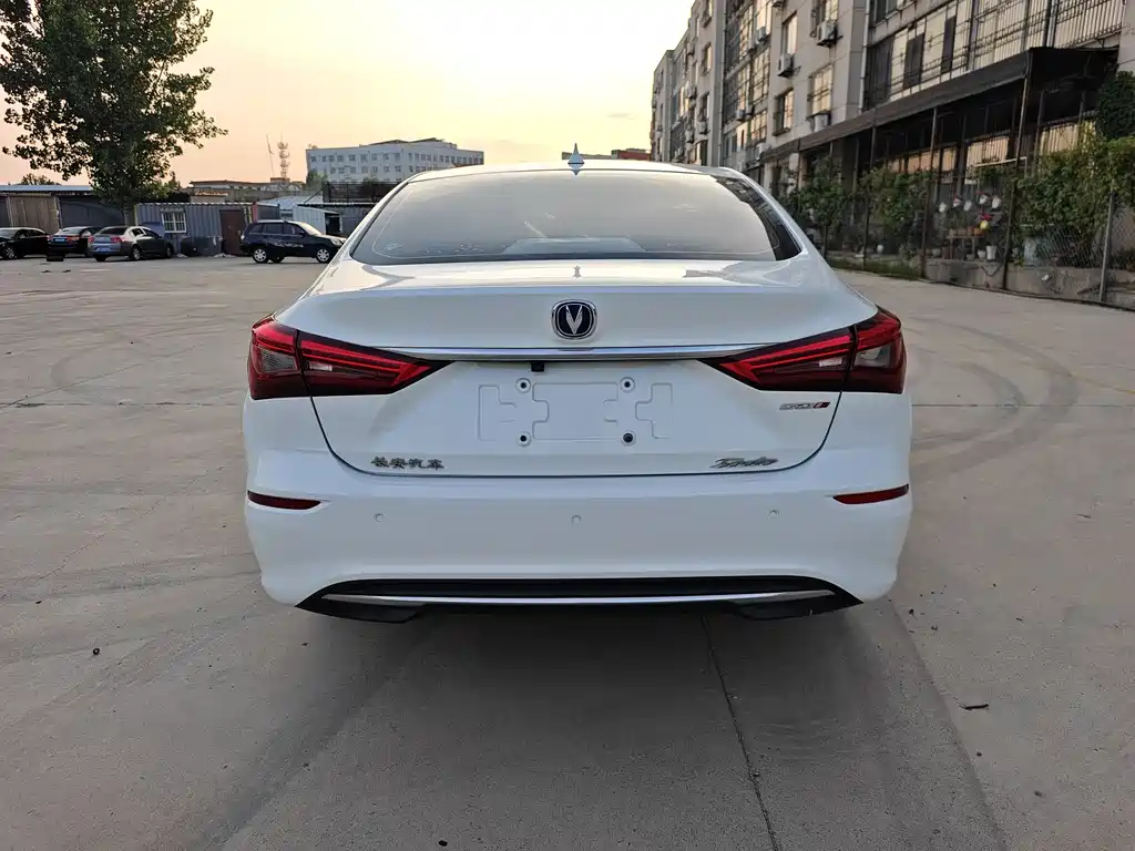 Changan Eado 2018 — фото 17