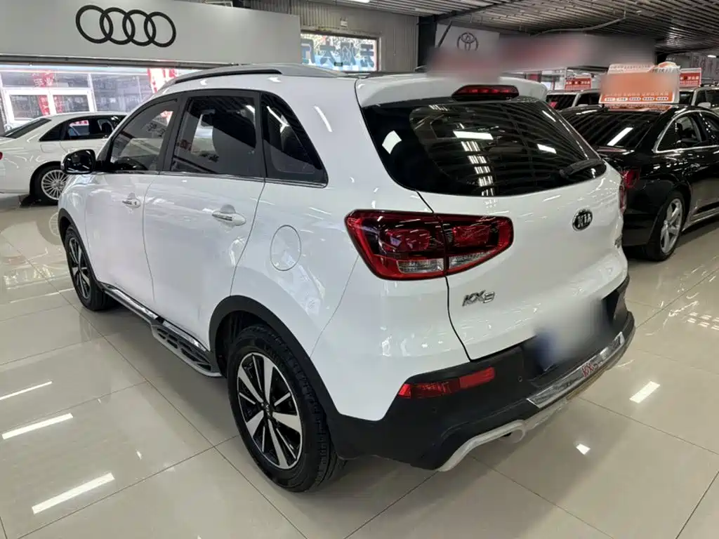 Kia KX3 Proud Running 2016