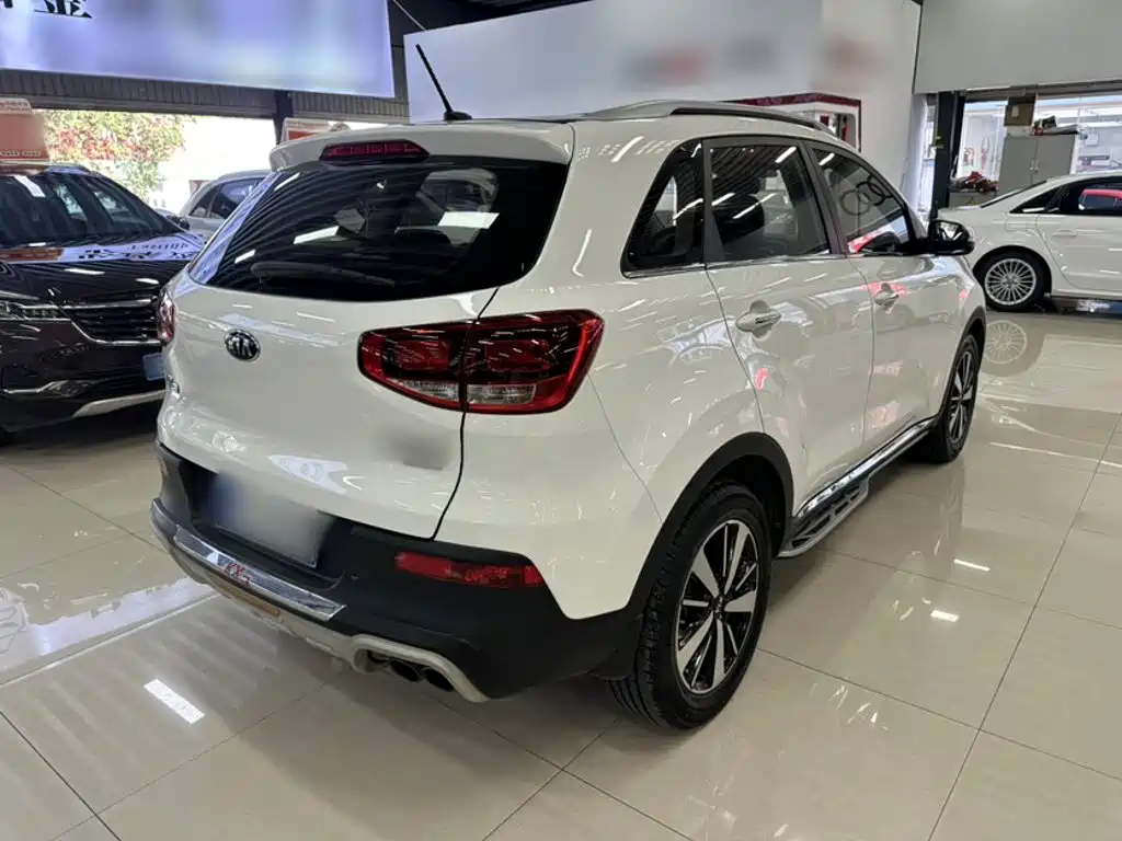 Kia KX3 Proud Running 2016