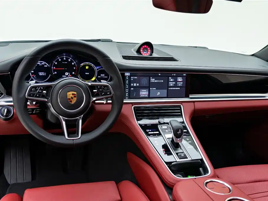 Porsche Panamera 2018 — фото 13