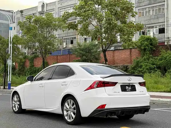 Lexus IS 2013