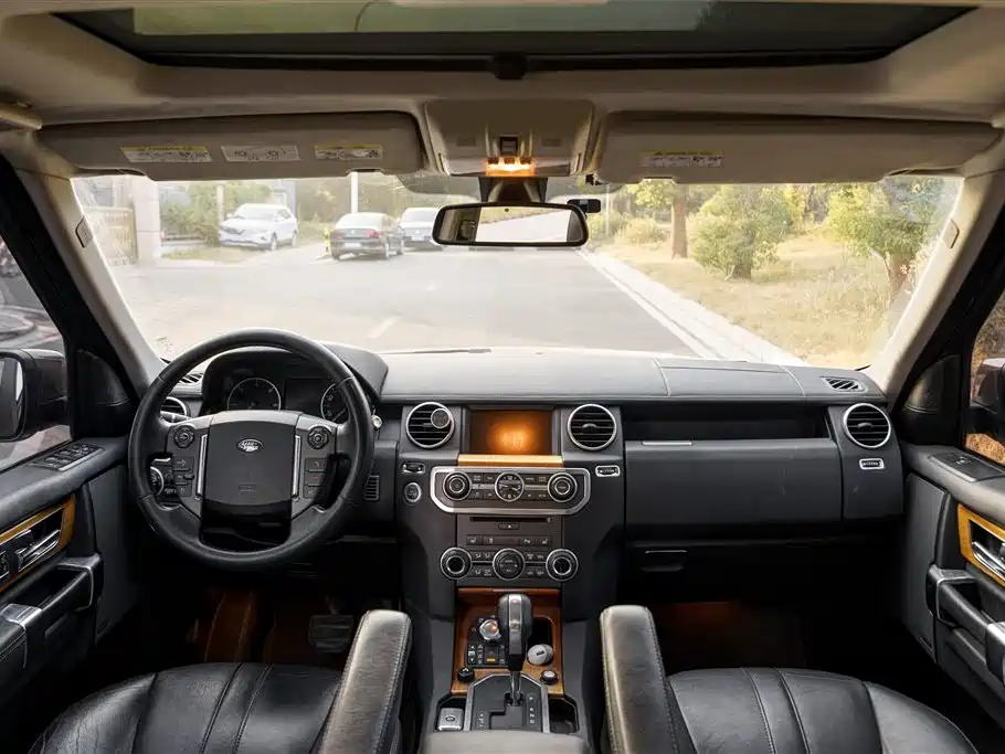 Land Rover Discovery 2012 — фото 10