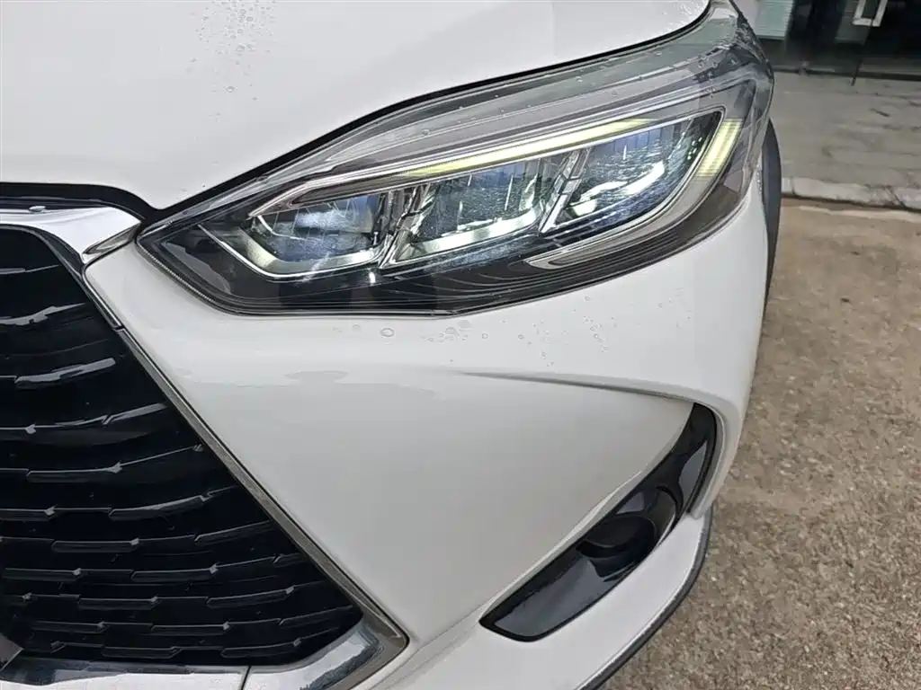 Toyota Yaris L 2021 — фото 24