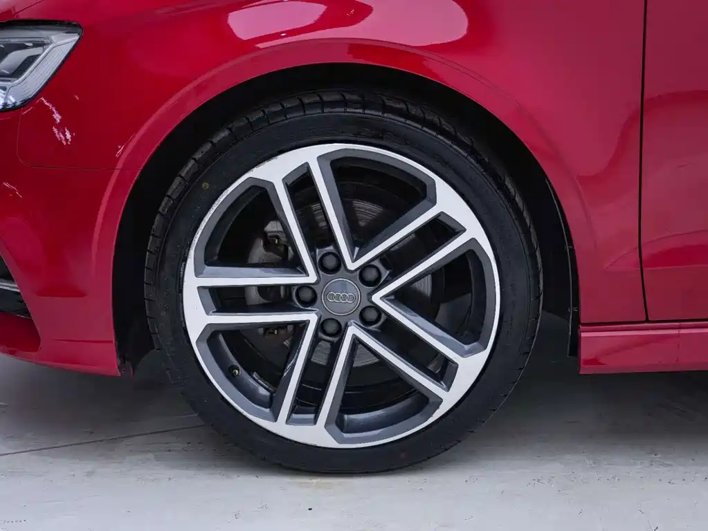 Audi A3 2018 — фото 11