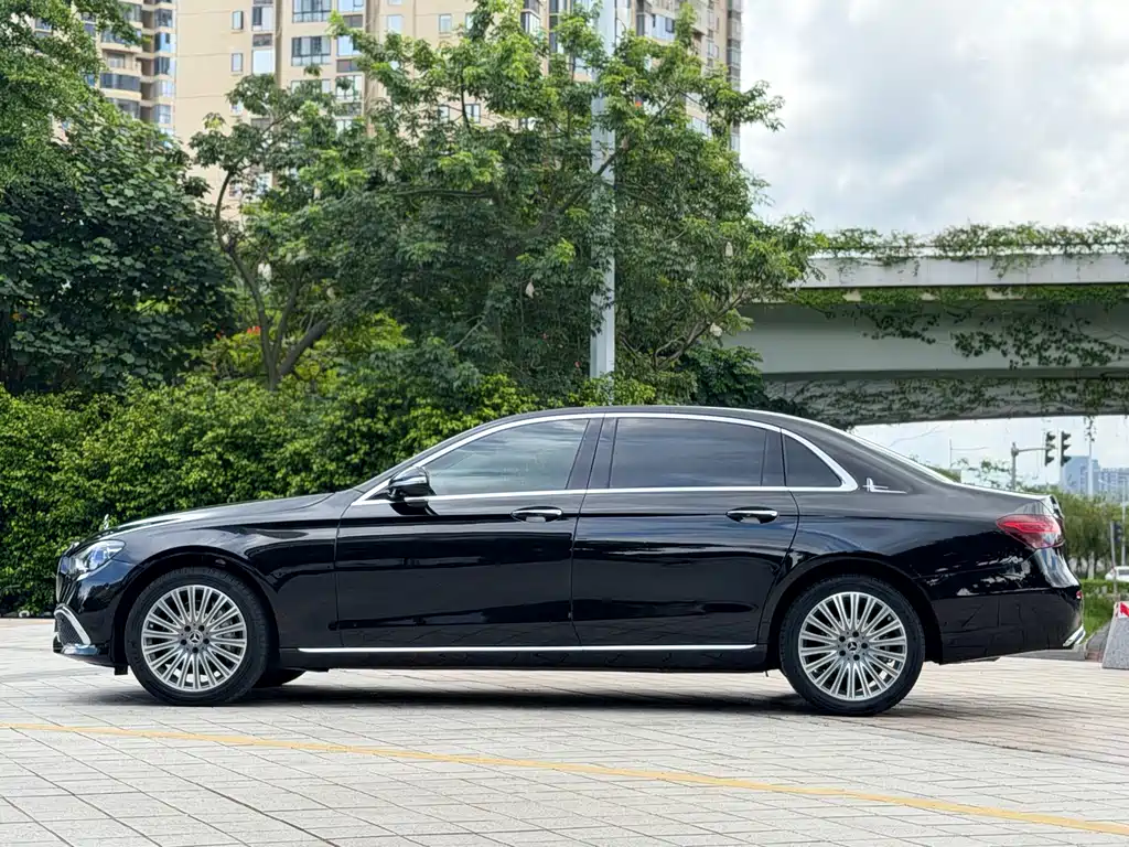 Mercedes-Benz E-Class 2019 — фото 13