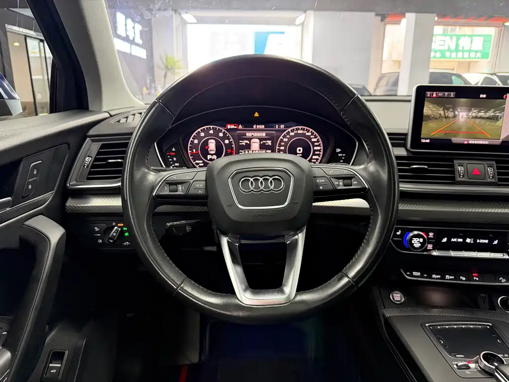 Audi Q5L 2021 — фото 8