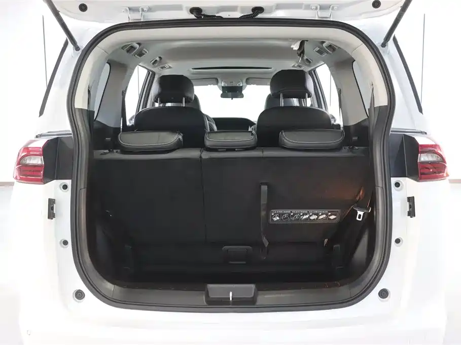 GAC Motor Trumpchi M6 2025 — фото 32