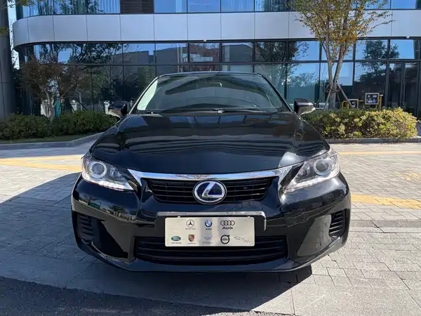 Lexus CT 2012