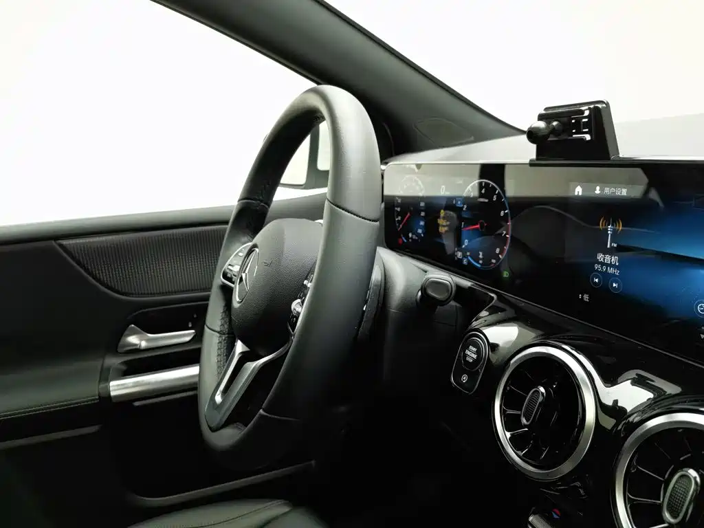 Mercedes-Benz B-Class 2020 — фото 22