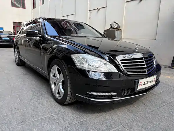 Mercedes-Benz S-Class 2011