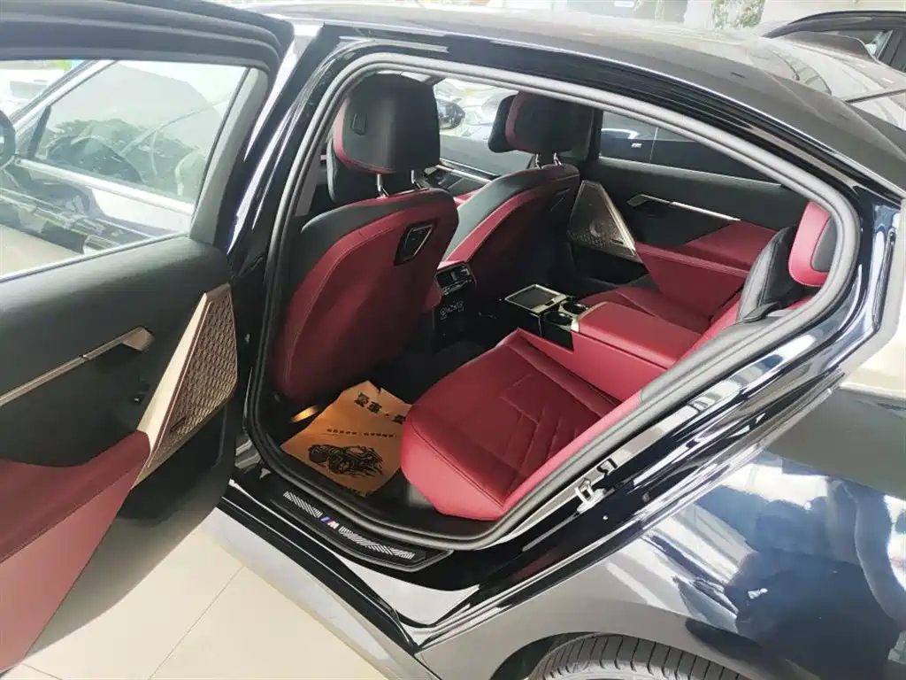 BMW 5 Series 2025