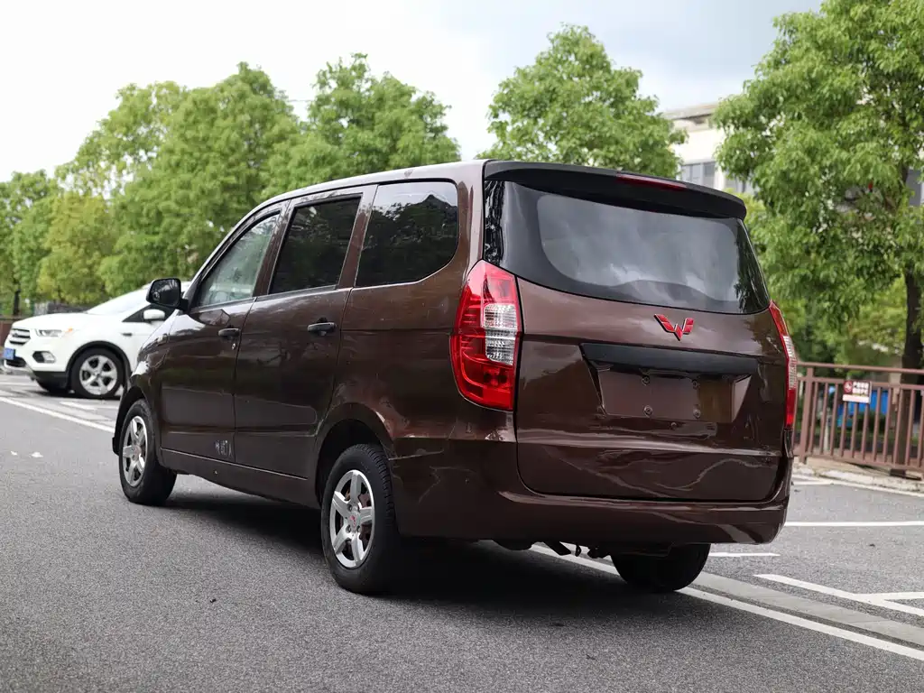 Wuling Hongguang 2016