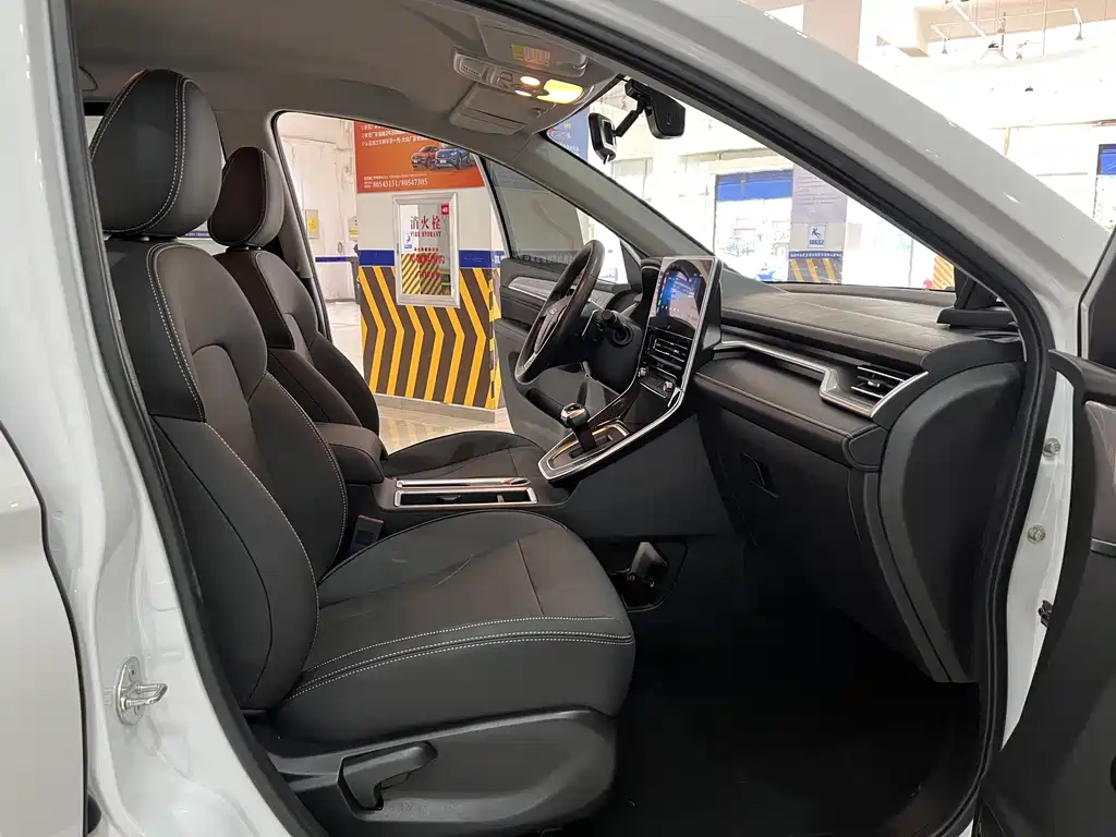 Haval M6 2023 — фото 10