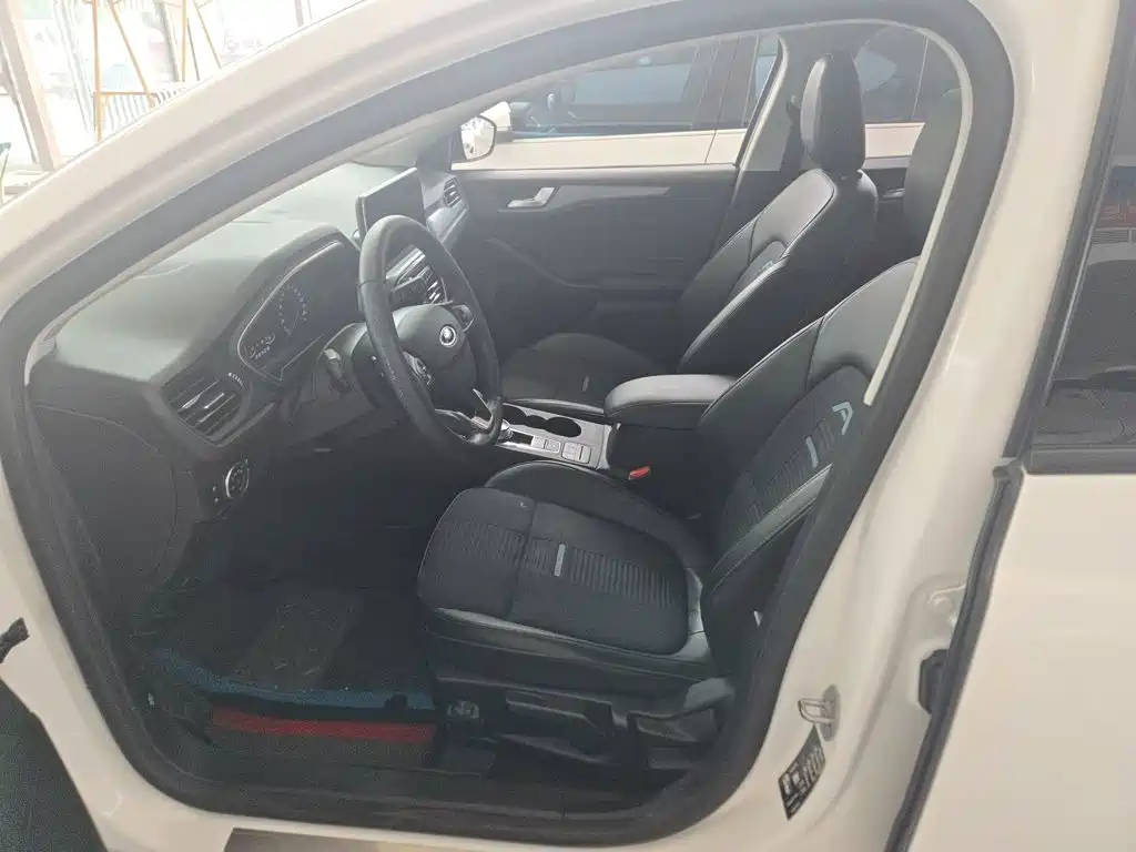 Ford Fox Active 2020 — фото 13