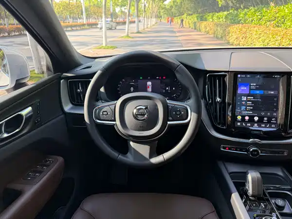 Volvo XC60 2023