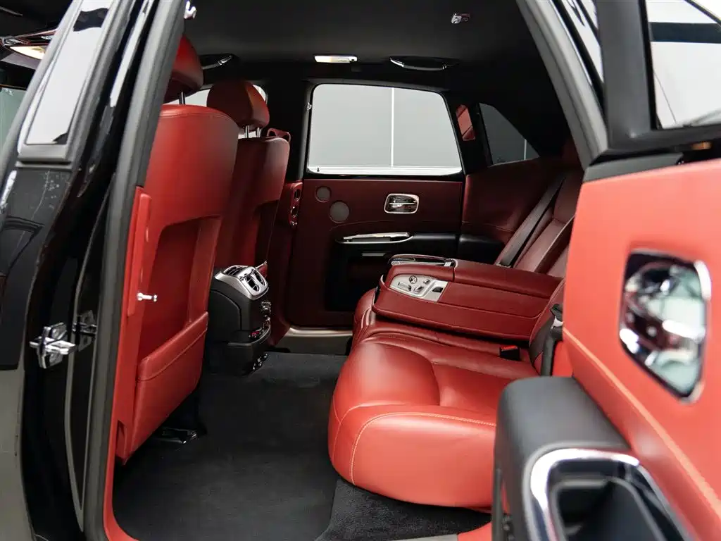 Rolls-Royce Ghost 2019 — фото 11