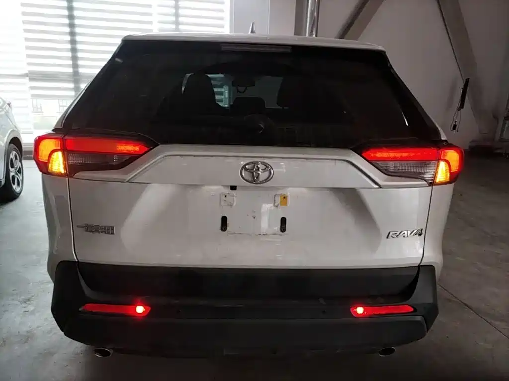Toyota RAV4 2025
