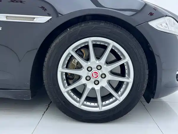 Jaguar XJ 2015