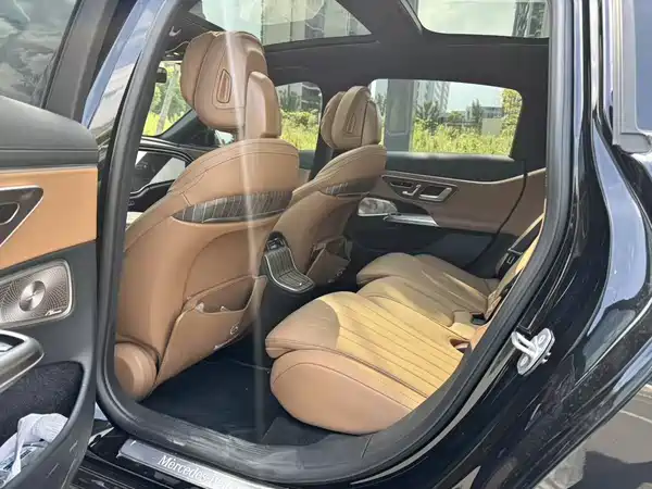 Mercedes-Benz E-Class 2025
