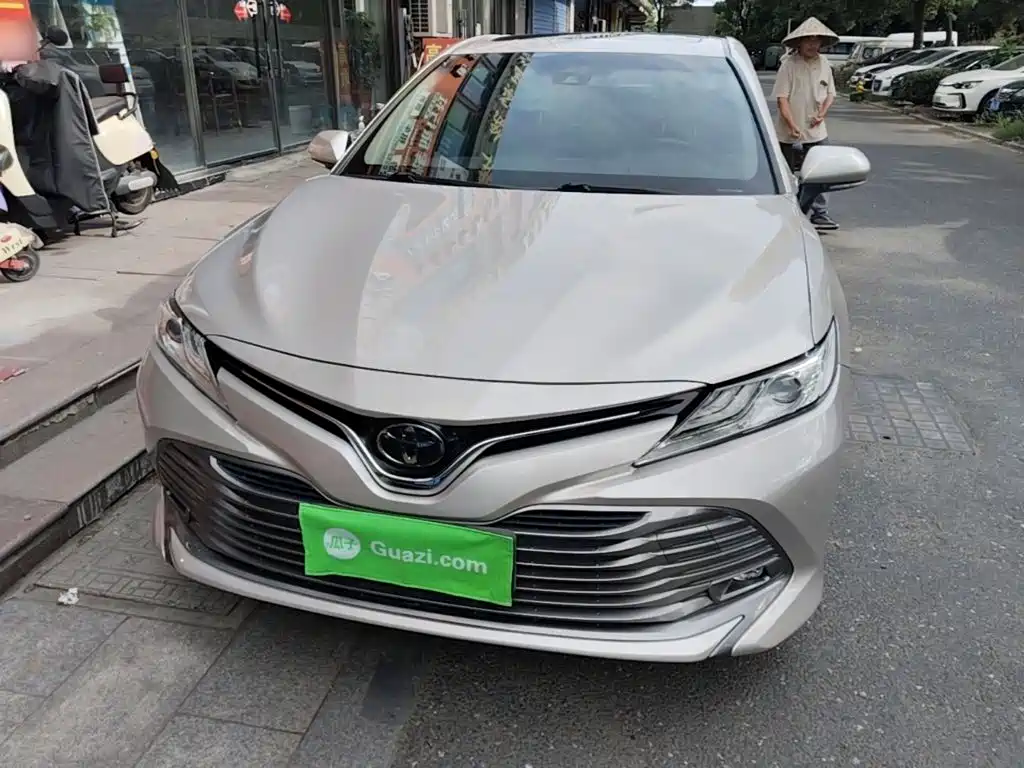 Toyota Camry 2019 — фото 3