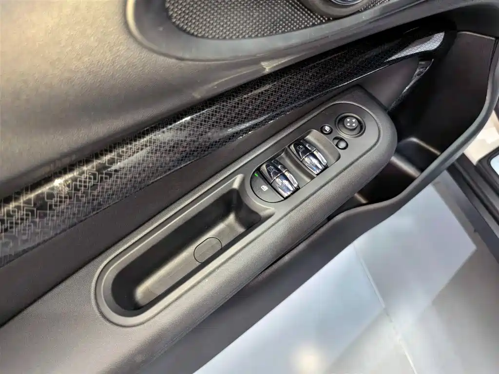 MINI Clubman 2024 — фото 15