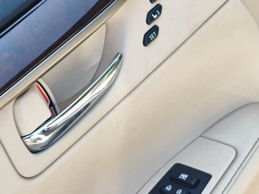 Lexus ES 2013 — фото 25