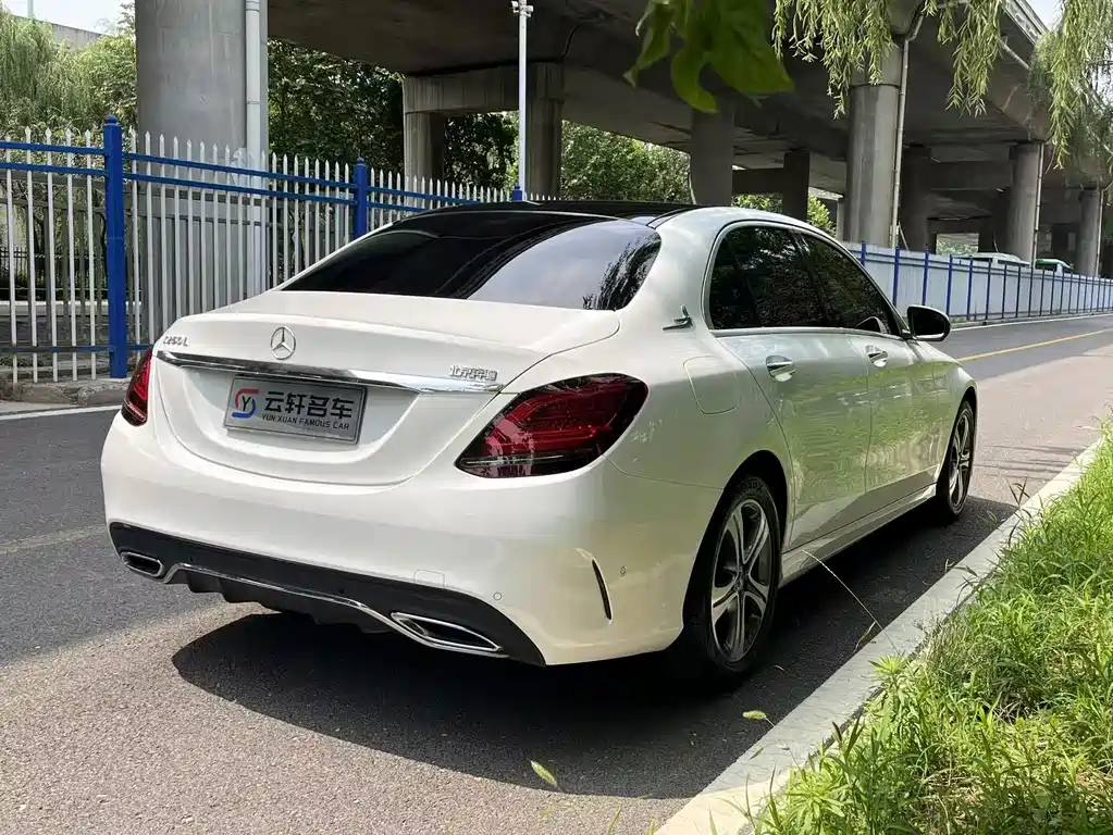 Mercedes-Benz C-Class 2021