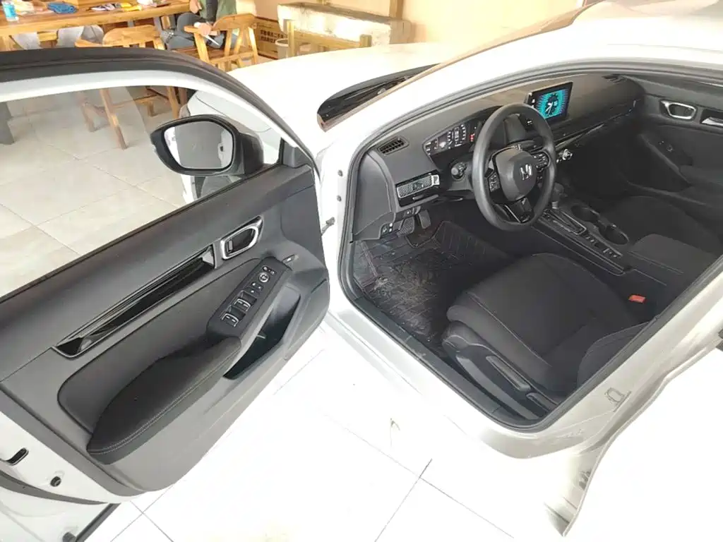 Honda Civic 2023 — фото 16