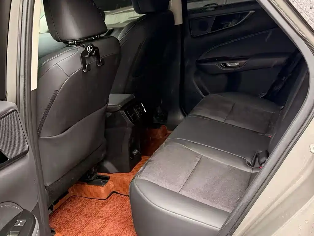 Lexus NX 2024